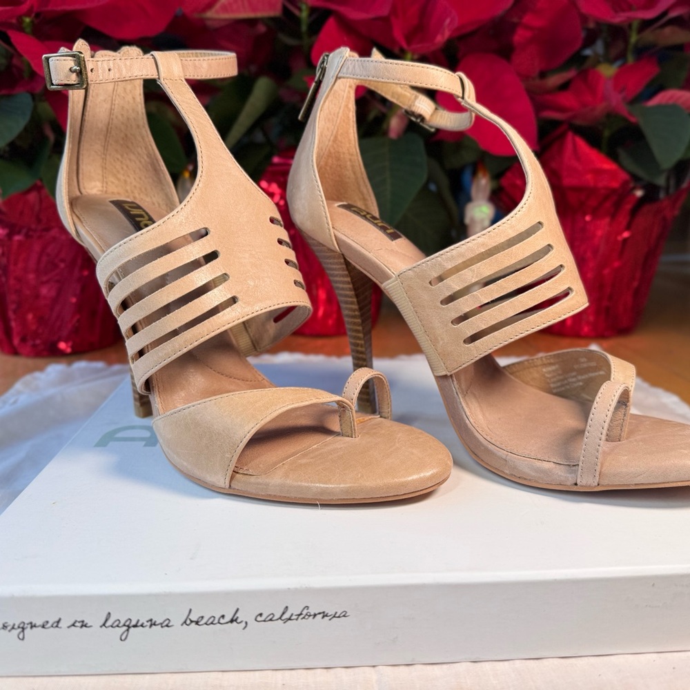 Kristen Beige Women's Sandals